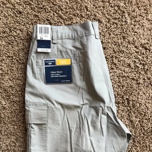 Men’s Dockers gray cargo shorts